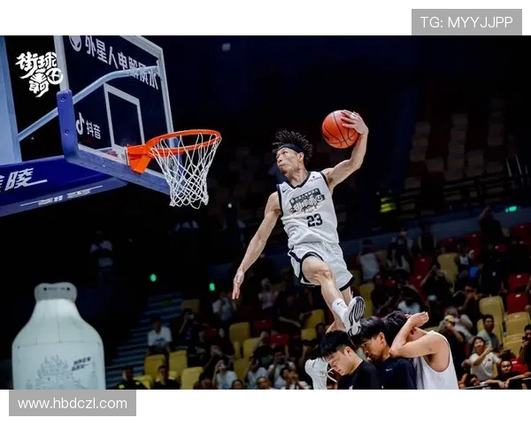 篮球之魂：从街头到职业联赛的成长与挑战全景探析