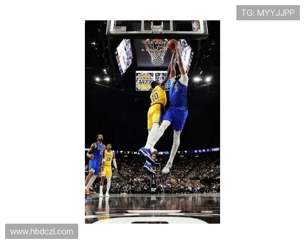 安东尼戴维斯统领湖人内线重塑防守体系引领冠军新征程